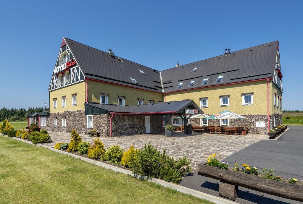 Hotel Jan Moldava Ngoại thất bức ảnh