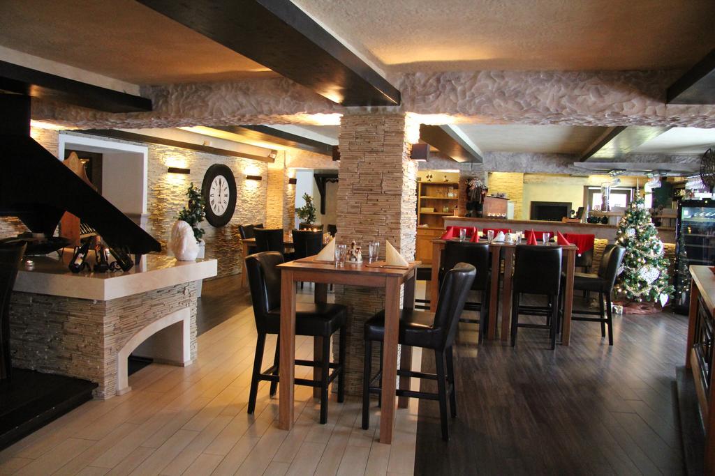 Hotel Jan Moldava Ngoại thất bức ảnh